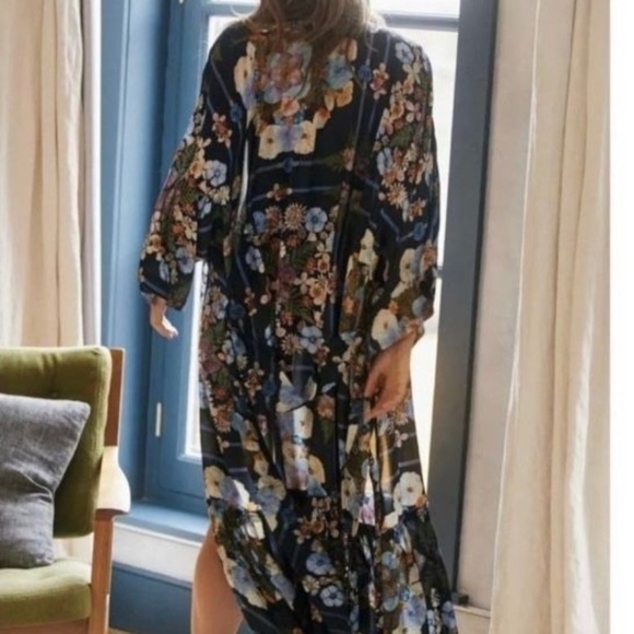 NWOT Anthropologie Moxy
Collective Kimono Robe - Picture 2 of 3